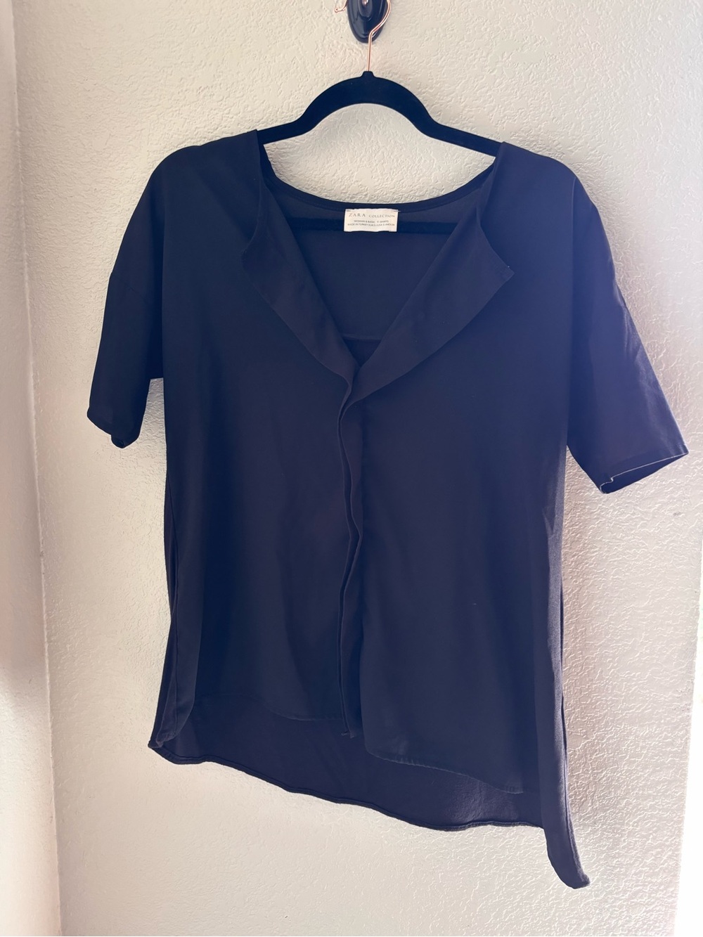 Zara Black Short-Sleeve V-Neck Lightweight Blouse